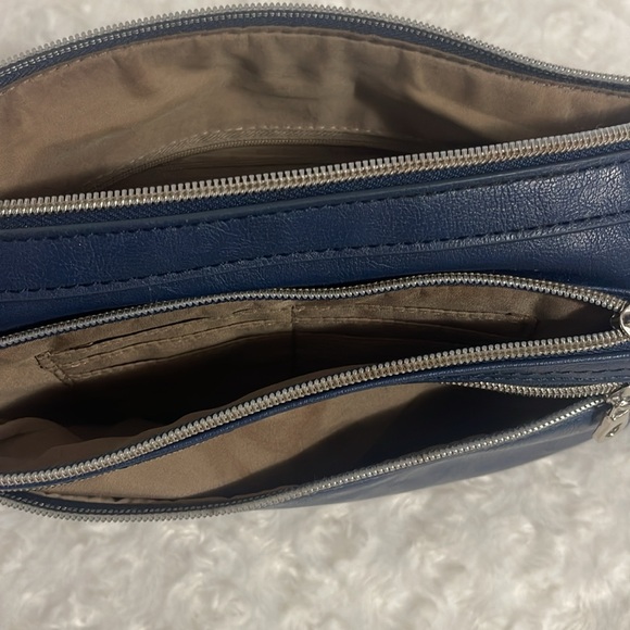 RELIC BY FOSSIL EVIE NAVY BLUE FAUX LEATHER CROSSBODY BAG - Picture 6 of 10